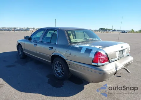 2005 Ford Crown Victoria Standard z USA, uszkodzony, nr VIN 2FAFP73W95X117153